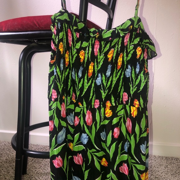 Mini tulip multi colored dress with ruffle on edge - Picture 3 of 6